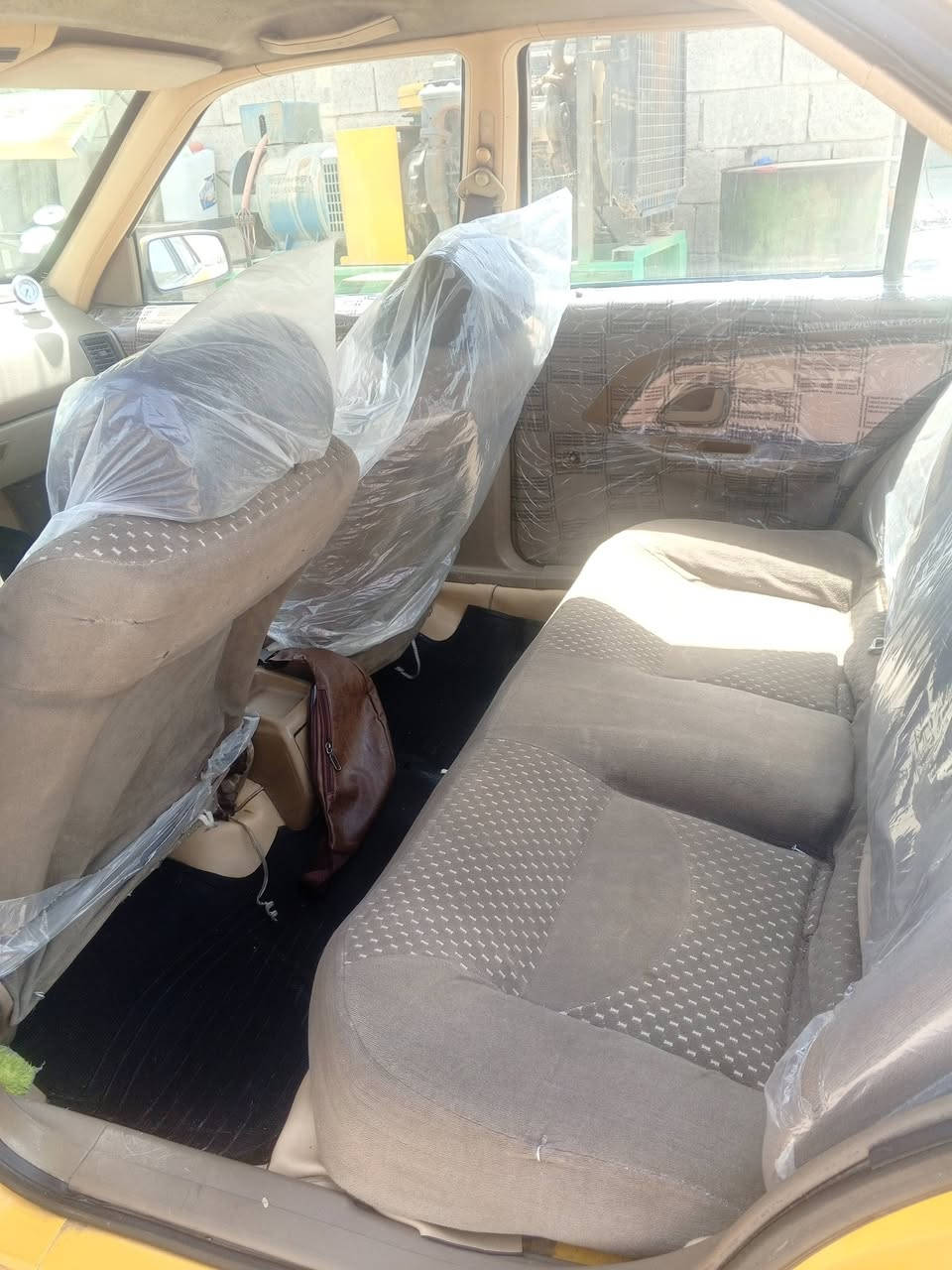 السلام عليكم بيجو لميس 13 للبيع مصفره هيئه غرامات 
رقم انكليزي مستعجل على بيعته 
اب 20 قفل مكاني بغداد مدينه الصدر 
***********
***********
