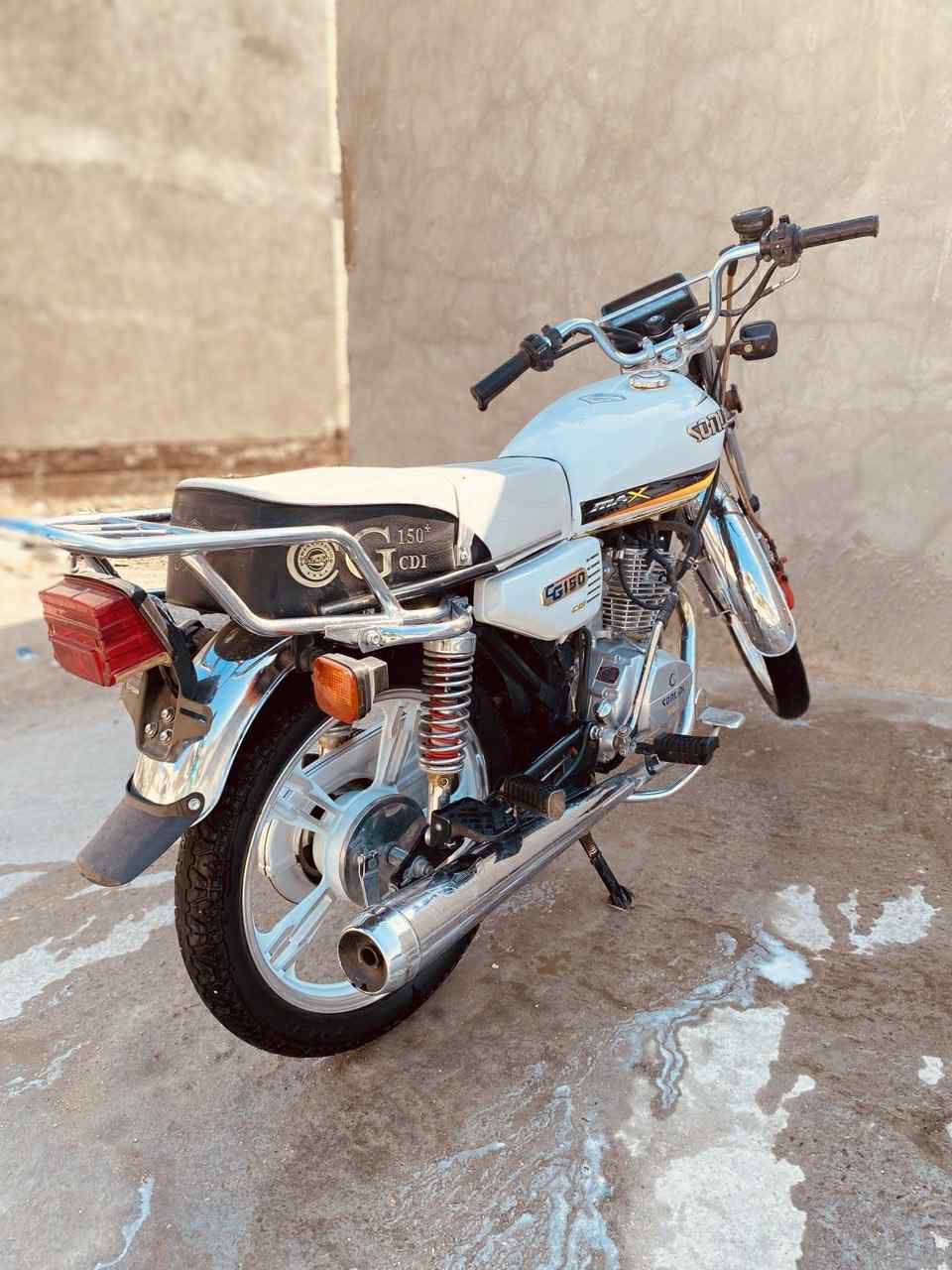 سلام عليكم دراجة سافان نظيفة حيل 2023 للبيع كاملة اوراق سعرة 575 بية مجال للشراي.  ***********
