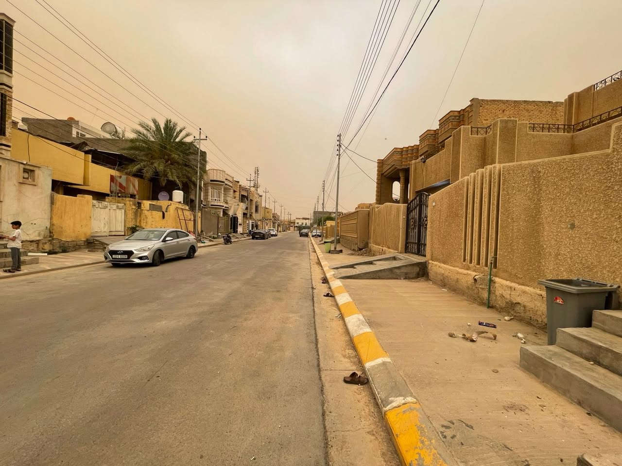 السلام عليكم ورحمة الله
مكلف بالنشر 

بيت في الفلوجة 7 نيسان فرع جامع الفرقان نافذ على الرعاية  الصحيه شارع 15م واجه 15 نزال 23 المساحه بالسند 337م  واقع حال أكبر بناء سنه 2000 طابقين بناء طابوق المطبخ والصحيات سيراميك يحتوي على أربع غرف نوم مع الاستقبال والهول والطابق الثاني غرفتين نوم حديقة صغيرة وكراج سيارة حالة البيت جدا جيدة نضافة 80 بالمية

للاستفسار….. على الرقم التالي وبي واتساب 

***********
