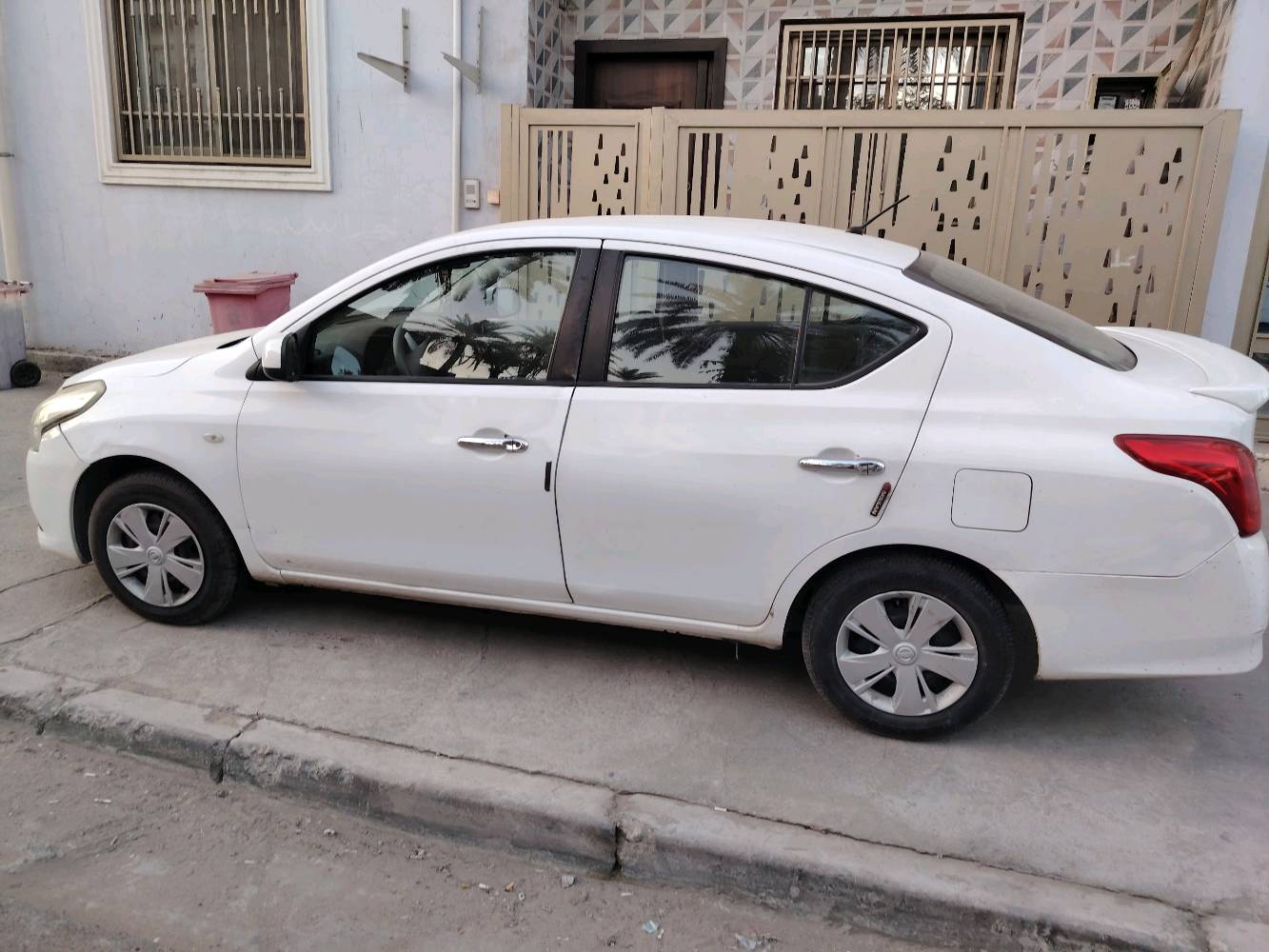 سني ٢٠١٨ هندي ماشيه ١٧٩ السيارة باسمي بيها بارد فقط التبديل ولا صبغ المكينه والمحرك خير من الله تخم تاير وحداديه جديدة 
تحويل ثاني يوم  