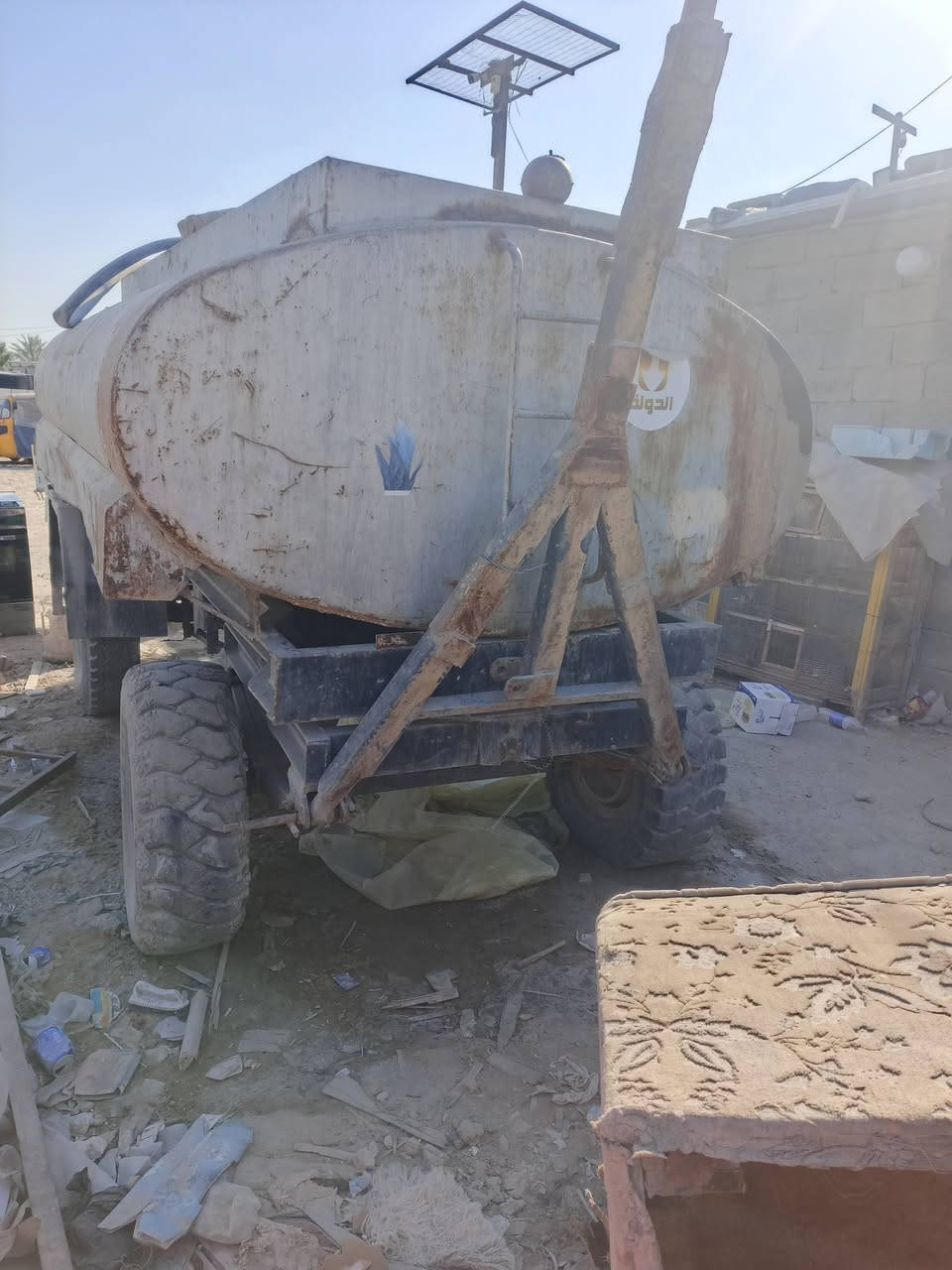 يا الله يا الله 
مقطورة للبيع 🤍
مقطورة نضيفة ربع ما تصرف عليها🤍
التانكي حديد 🆗
تايرات جدد 🛞
الحمولة ٥ تالاف 
المكان بغداد الحرية 🩶
السعر 3500 وبيها مجال  
الرقم ***********
