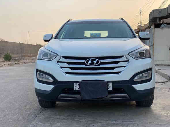السلام عليكم
للبيع
 سيارة هيونداي سنتافي خليجي
 الموديل: 2014
 نوع المحرك: 6 سلندر / 3.3 لتر 
نظام الدفع: دفع رباعي AWD
السياره 7 راكب 
اللون الخارجي: (ابيض)
اللون الداخلي( بيجي واسود ) 
كشن كهرباء اشاير بلمري 
ثلاث قطع تبريد 
تبريد تدفئة 
 المحرك والكير شرط 
صدر امامي خلفي جديد 
رقم صلاح الدين دولي سنوية 2029 شرط التحويل باسمي 
السعر المطلوب: (165 وبيها مجال )
السياره شرط احلى من الصور 
 الموقع: (صلاح الدين قضاء الدور )
 للتواصل:  ‏‪***********‬‏
‏‪***********‬‏
