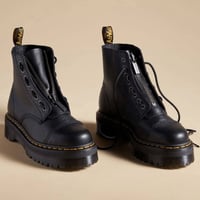 بوت ربع جلد طبيعي قياس 40/41تريده سحاب تريده قيطان جديد غير مستخدم بسع...