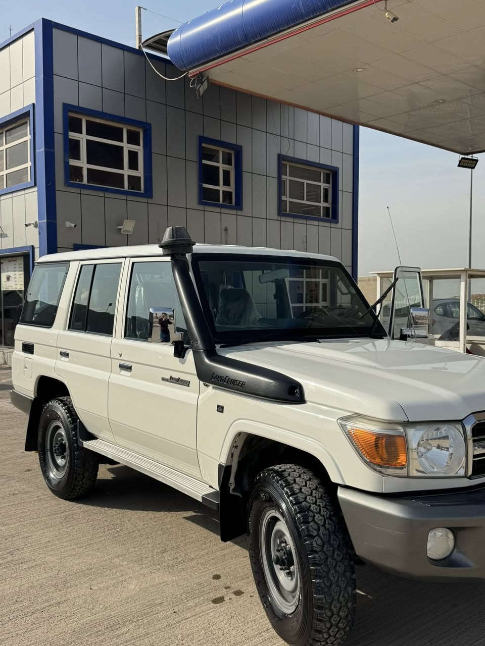 بۆفرۆشتن. ⚜️⚪️للبیع
میکزەمین. LX مۆدیل 2017 گاز  V6

ماشي 140 الف حقيقي  

گێر عادی 

بی بۆیاخە. سەیارەکە زۆر تازەیە 

نمونە لە جوانی. 

گیرو مەکینە بەشەرت نە کراوەتەوە 

رەقەم. و سەنەوی تق ٢٠٢٧ تازەیە 

هەموو گیانی بەشەرت 

عنوان اربيل 

***********

سعر 265
