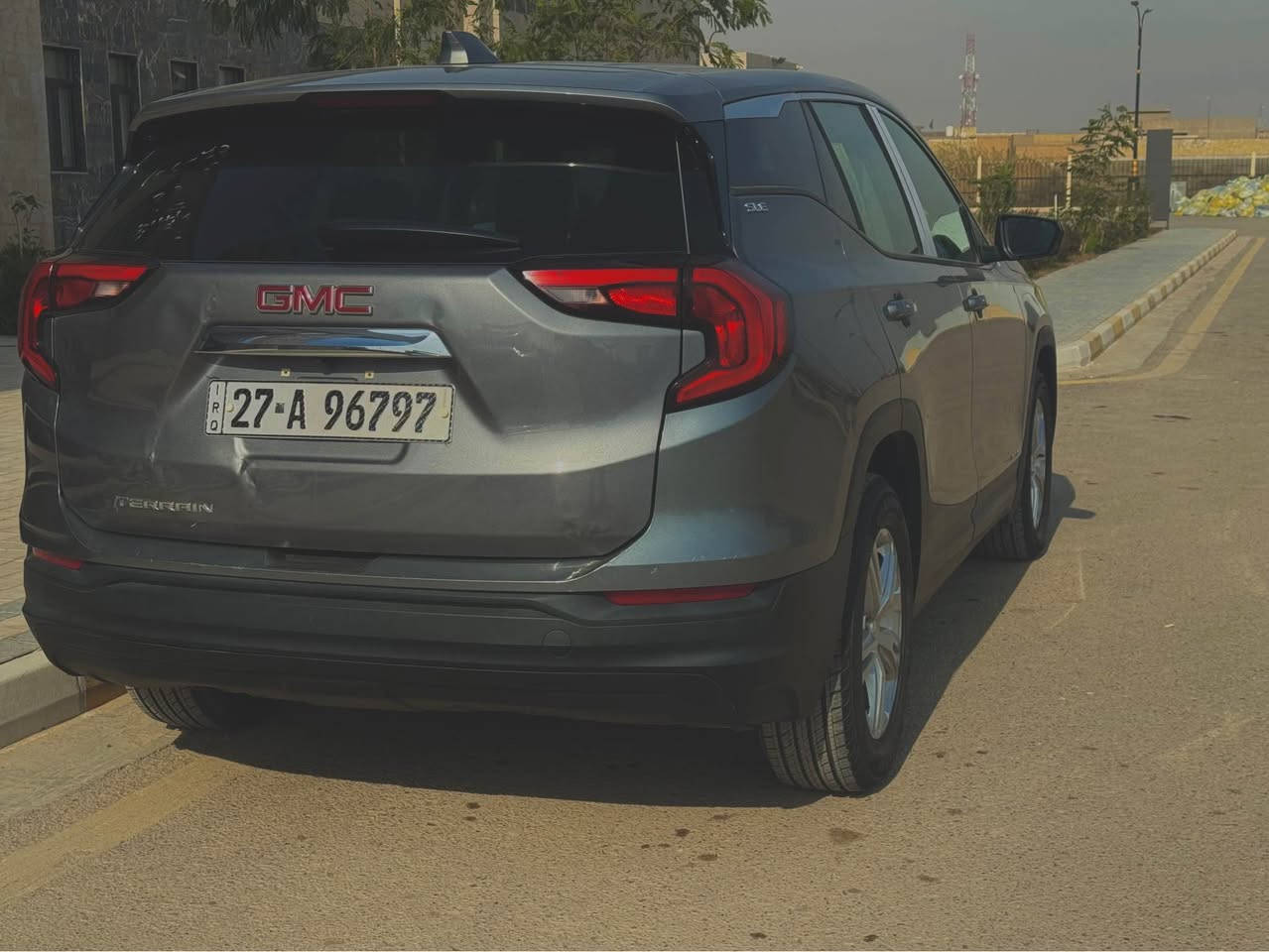 السلام عليكم 
 للبيع جمسي تيران GMC terrain 2018 sle
الضرر ( جاملغ وصبغ بنيد وبيه رصعه خفيفه بالجنطه واضحه بالصور )
المحرك تيربو 1500 4سلندر 
موصفات معروفه 
تحكمات ستيرن 
كامره خلفيه دواره 
بصمات ابواب 
شاشه كبيره 
اندرويد اوتو 
ابل كار بلاي 
اطارات (تخم تاير جديد ) 
ادامه كامله 
رقمه انكليزي دولي جديد مشروع وطني 
((((السعر 145 ))))
مكاني واسط مركز الكوت
للتواصل *********** بغداد, العراق
