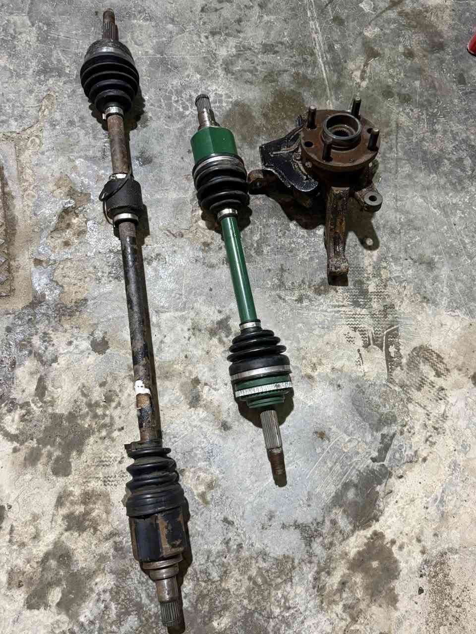 السلام عليكم 
غراض افيو للبيع مفتوح خليجي 2011 
كيجات
دواخل كاملة
صدر امامي 
راديتر
محرك وكير (المحرك مكطوع بيه قايش ومجفت قبل)
بك لايتات
مازدات 
بنيد وجنطة وباب خلف الصدر اليمنى
دركة مال ستيرن كاملة
قمارة الحديد
مجول 
عنبار 
وابيع شلع الغراض كلهن عادي 
العنوان التاجي/المشاهدة مجاور كلية الرشيد 
***********
*********** واتساب
