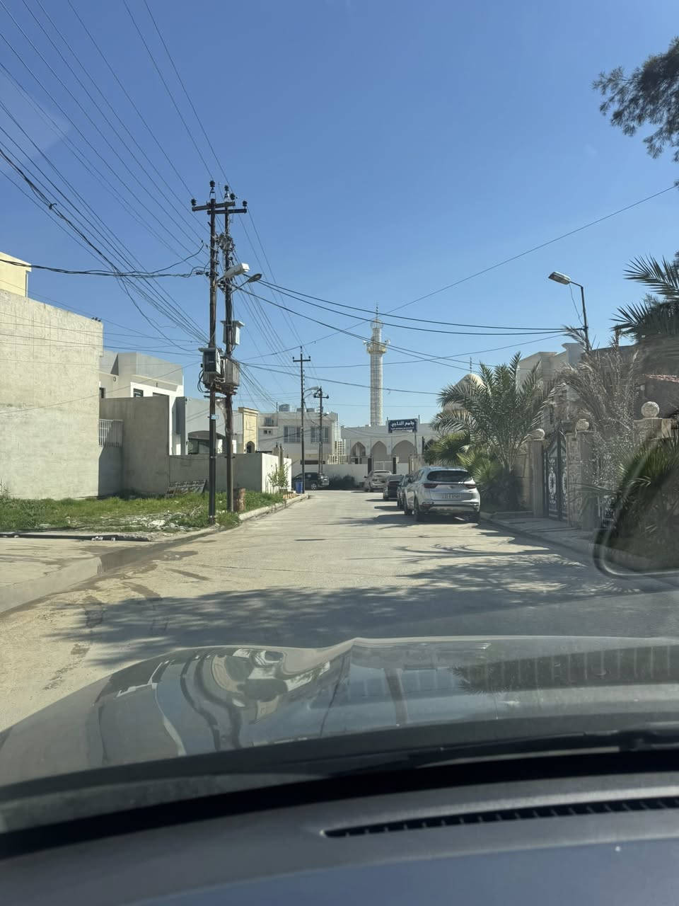 للبيع للبيع
الموقع(حي النسيم)
المساحة <180م>
الواجهة <7.5م>
الطابق الاول(مطبخ:استقبال:هول:غرفتين نوم:صحيات)
الطابق الثاني(4غرف نوم واحدة سويت :صحيات)

طبعاً المنطقة كلها مبلطة ماكو اي شي ترابي 
ماي وكهرب كلش زين 

للاستفسار خاص او 
الاتصال على الارقام التالية
☎️ ***********
***********📞
