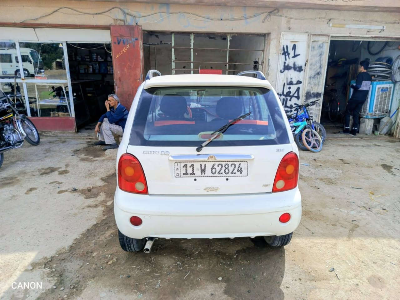 كيو كيو  موديل ٢٠٠٩ كير عادي كير ومكينه مكفولات تخم تاير باتري جديد سياره كلها شغاله تبريد تتفئه شغالات سياره بسمي  سعرها ٣٠وبيها مجال عنوان بغداد تقاطع النهروان ***********
