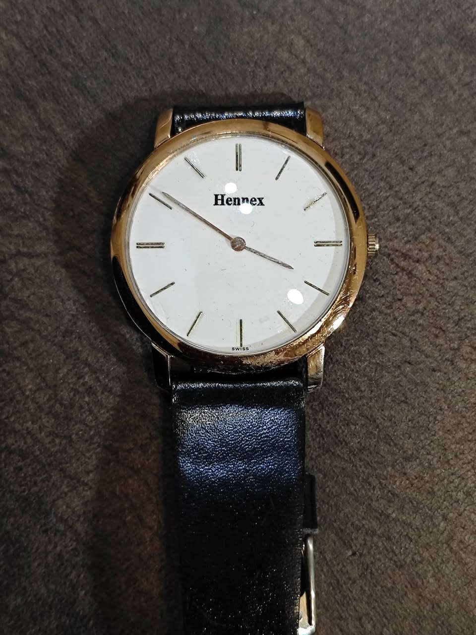 ساعه قشطه كوارتز ماركه هينكس اميال 2 قطر كبير للاستفسار واتساب ***********
