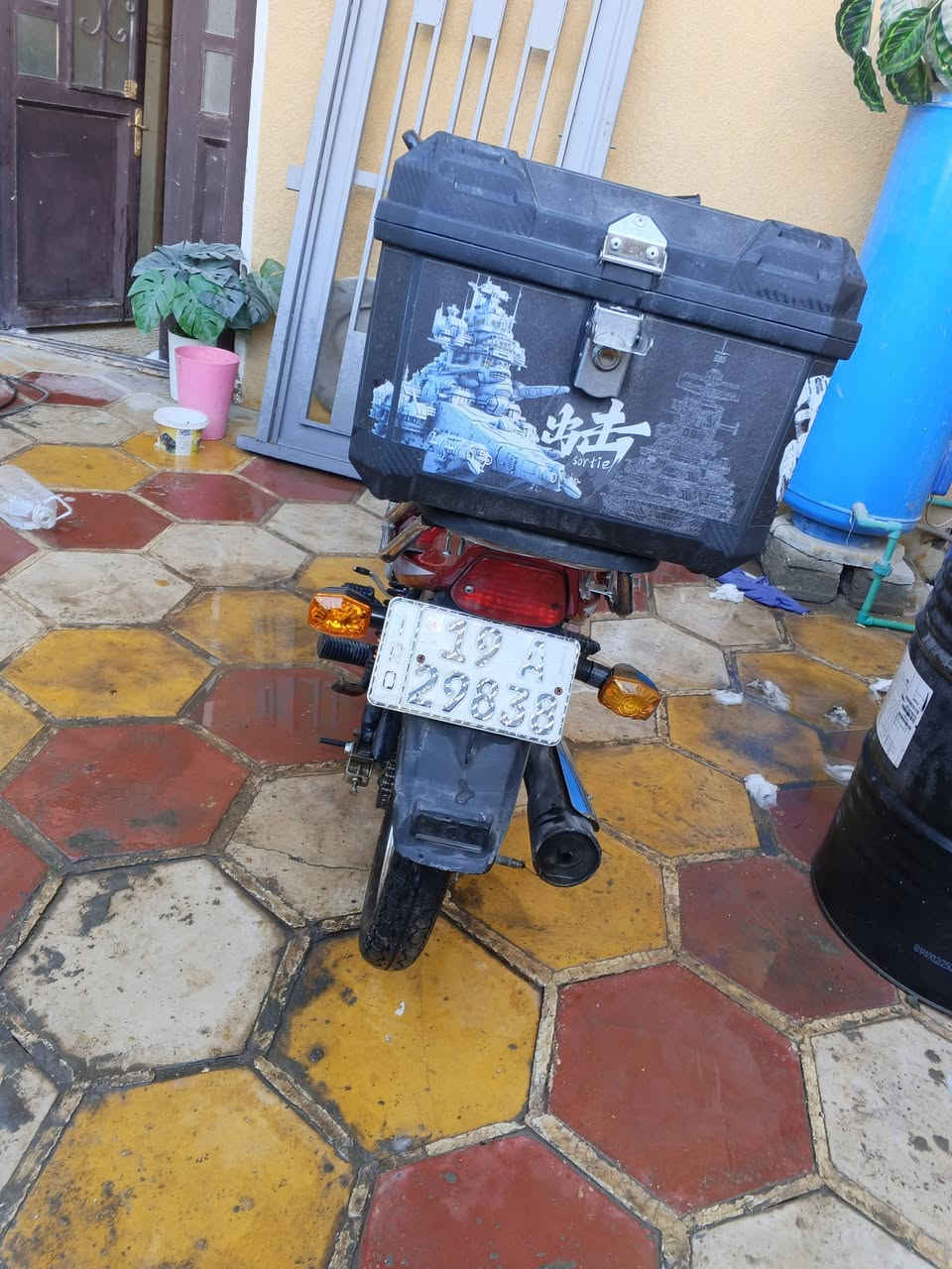 السلام عليكم ورحمة الله وبركاته
دراجه دايون مكزم خير من لله موديل 2018 تعمير 2025
فول شلعه الدهن مالتها كله من ام زويل 
سنويه بسمي تحويل ثاني يوم رايدها 1350 وبيها مجال 
*********** 
مكاني كربلاء حي البعث
