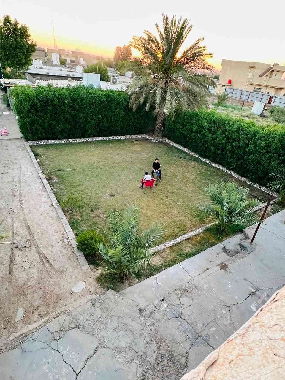السلام عليكم بيت للبيع طابو زراعي 25
مساحت الرض 550 م البناء 160  المحموديه حي بدر ***********
