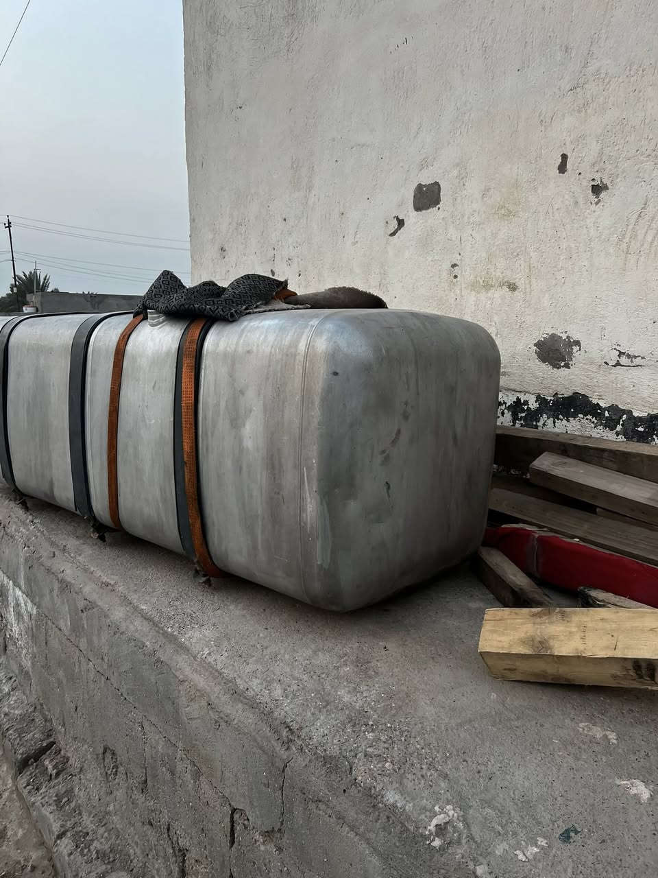 سلام عليكم تانكي للبيع 990 لتر 
بي هاي لحيم قليل
***********
