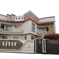 بيت مساحه 300متر 15*20بناء 2020الطابق الأول استقبال وصاله ومطبخ حار با...