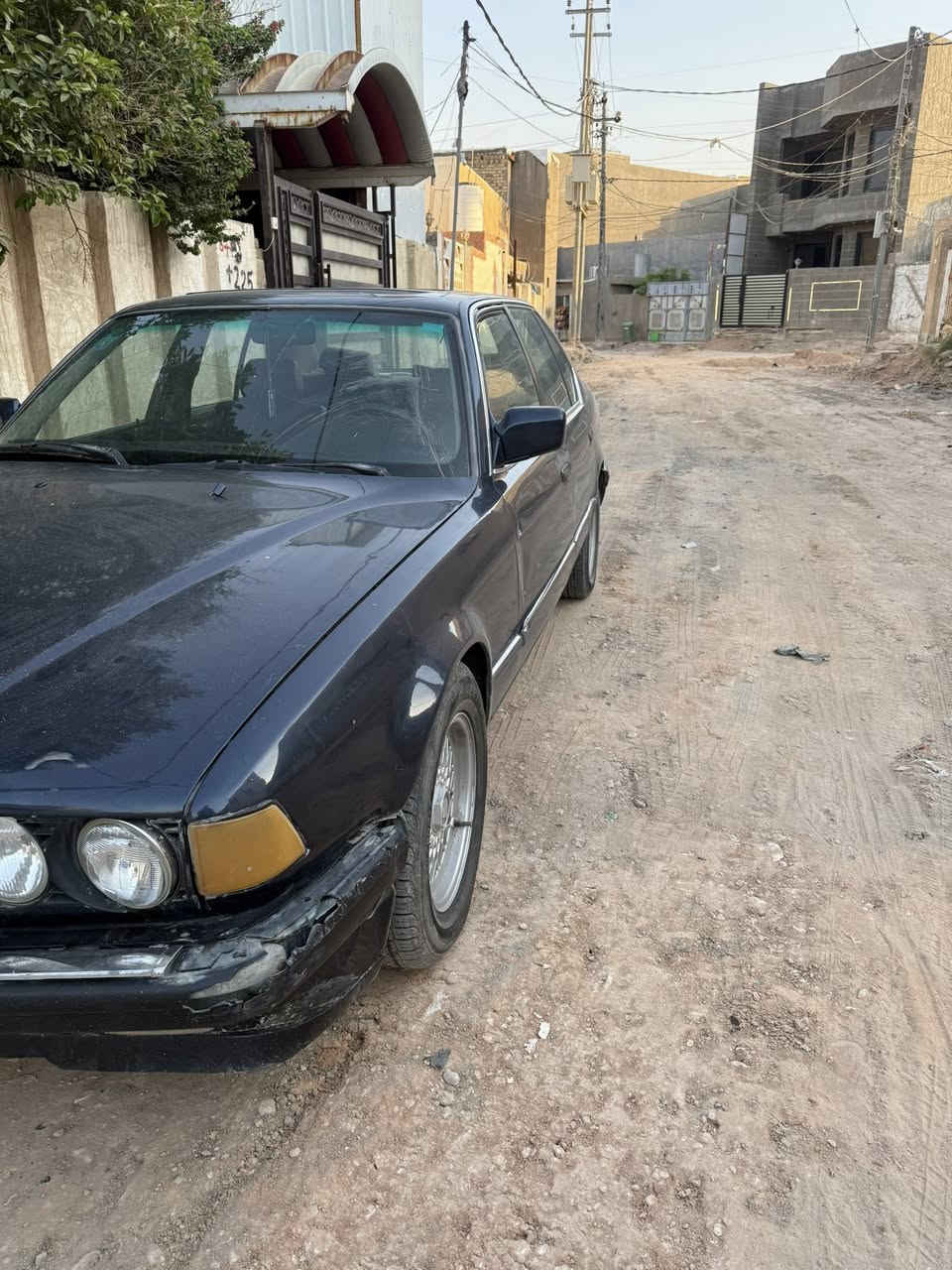 السلام عليكم بي ام 730 موديل 1993 مال تعمير وبيه نواقص مثل ما موضح ب الصوره + المكينه بيه شويه ضعف تنقص دهن تبريد شغال ثلج قبل يومين مسوي كامل السعر المطلوب 30$ 
وبيه مجال 
*********** 
مكان السياره الحله
