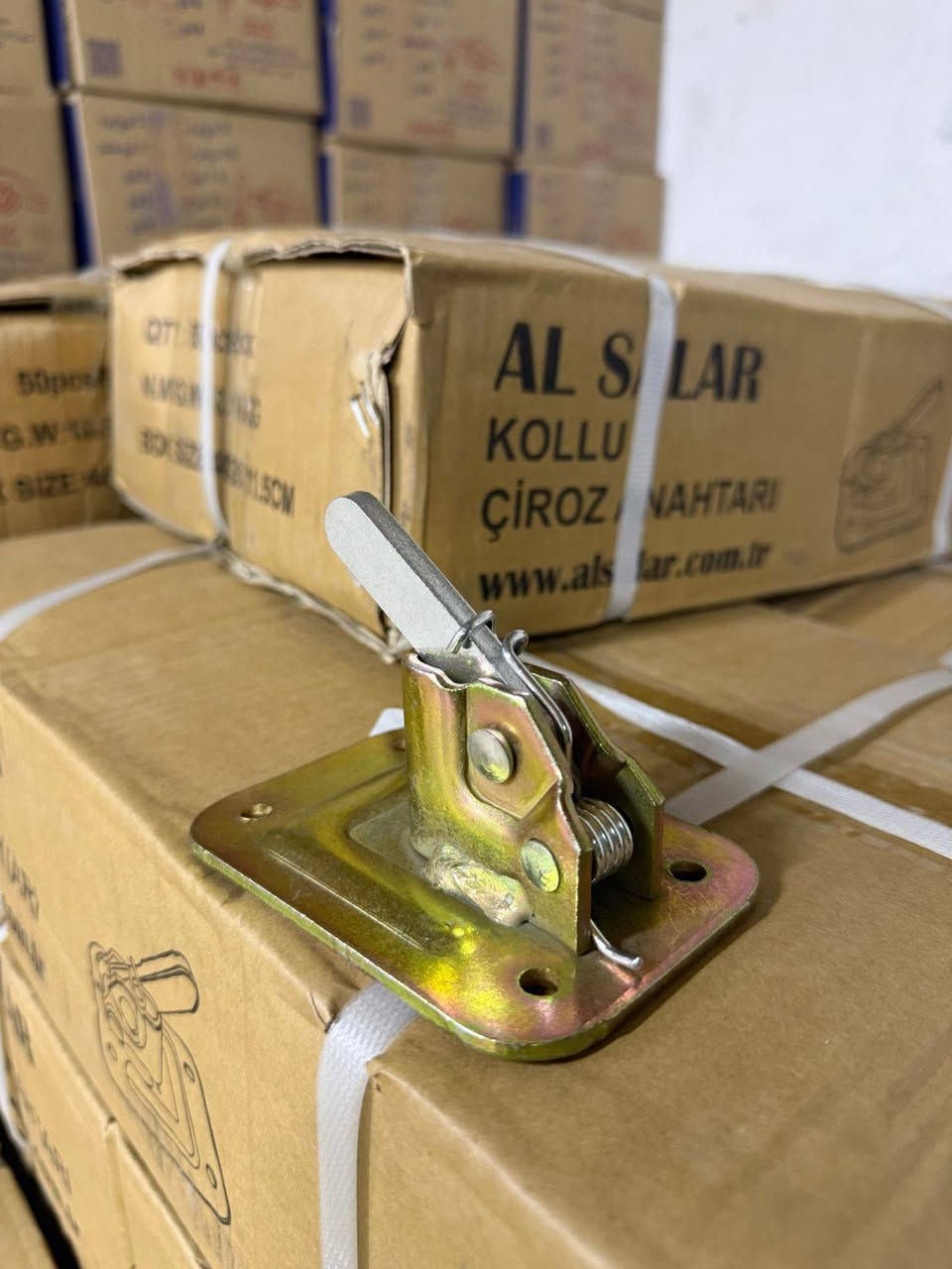 عصفور تركي ذهبي 🥇ثقيل كارتون ٥٠ 

متوفر توصيل 🚚جميع محافظات العراق
واتساب:***********
