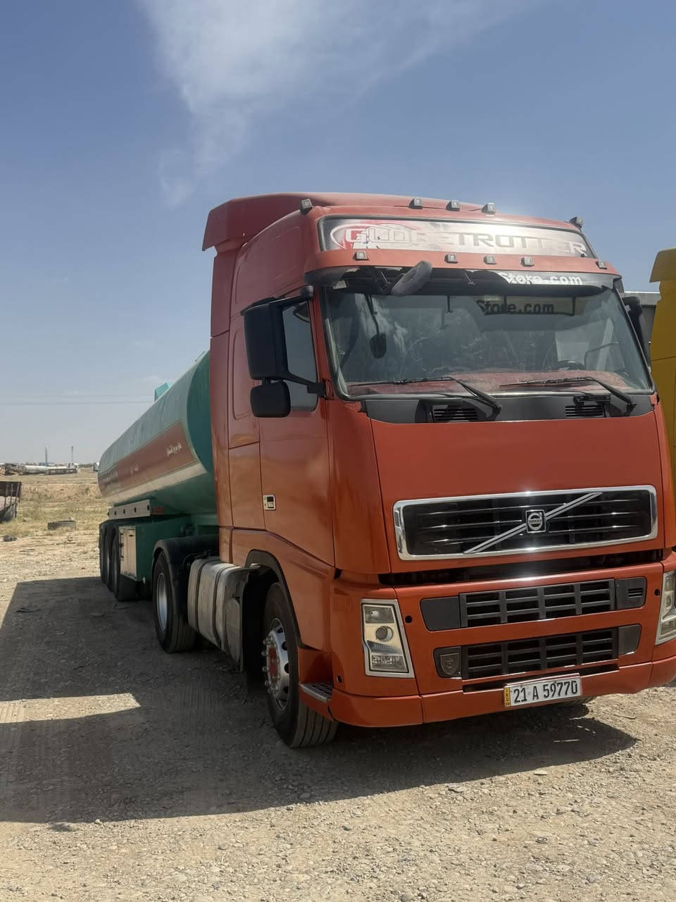 فولفو للبيع شيطاني موديل 2002 سنويه 2027 تانكي شاكر موديل 14 طوناج وجي بي اس كامل *********** لبيع
