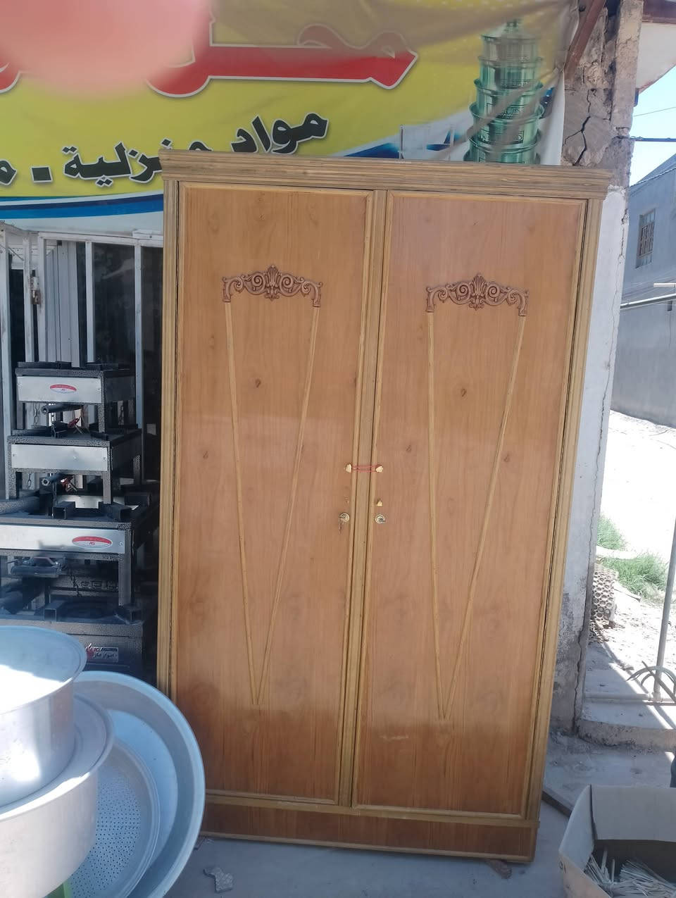 السلام عليكم
غراض للبيع واسعار مناسبه 
العنوان حي المعلمين ***********
