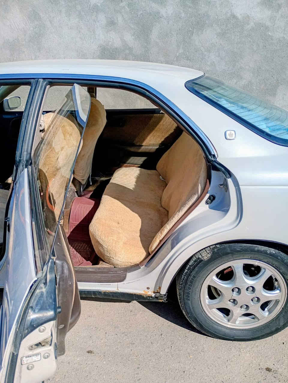 السلام عليكم 
مارك نفخ. مكفوله نقل وكص.   محرك 2ونص تخم تاير جديد سياره جاهزة كلشي شغال بيهه.  رقم نكليزي بسمي 
بيهه بيهه صبغ جماليه. وضربه خفيفه على البارد فقط. 
السعر 72. مجال قليل.  ***********.  العنوان البصرة الهارثه مفرق معمل الورق.   بس على الرقم ارد رجاآ لاتراسل هذ رقم بي واتساب.   وبخدمتك
