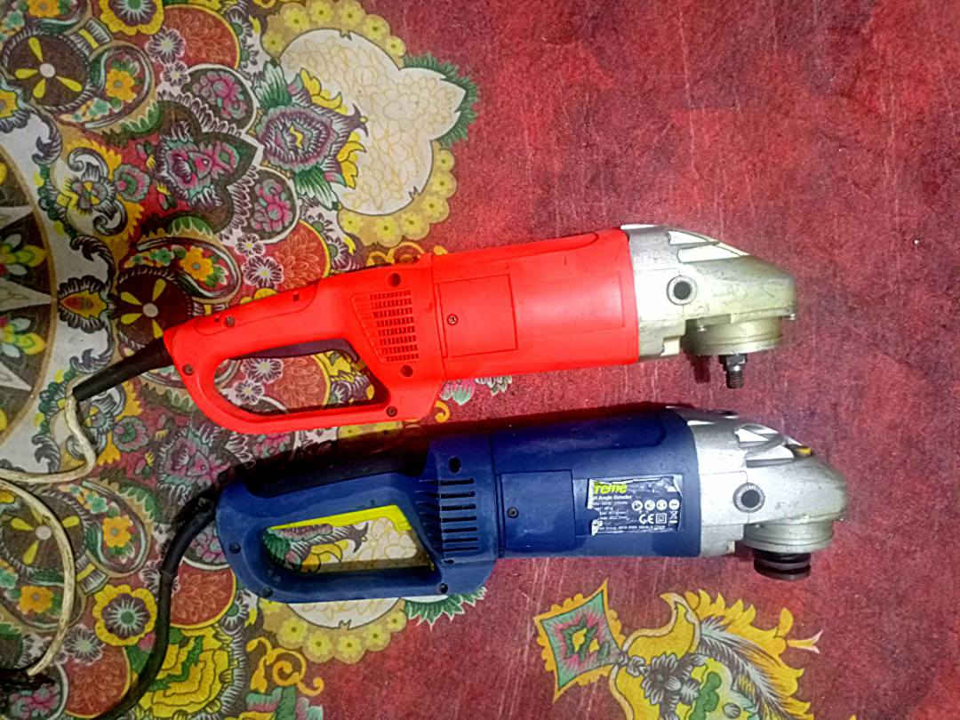 سلام عليكم
دريل كسار كبير ماركة تازاكا
نضيف سعر 85

كوسرة ماركة تام نضام السرع
نضيف سعر 30

كوسرات ثنين النوع بالوني
نضيفات سعر الوحدة 35

مكان بغداد البلديات يوجد توصيل 
رقم واتساب ***********
