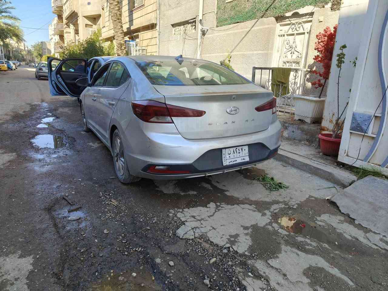 النترا 2019 وارد امريكي فول مواصفات ضرر خفيف
رقم بغداد 
السعر 115 
مكان السيارة كاظميه
***********
