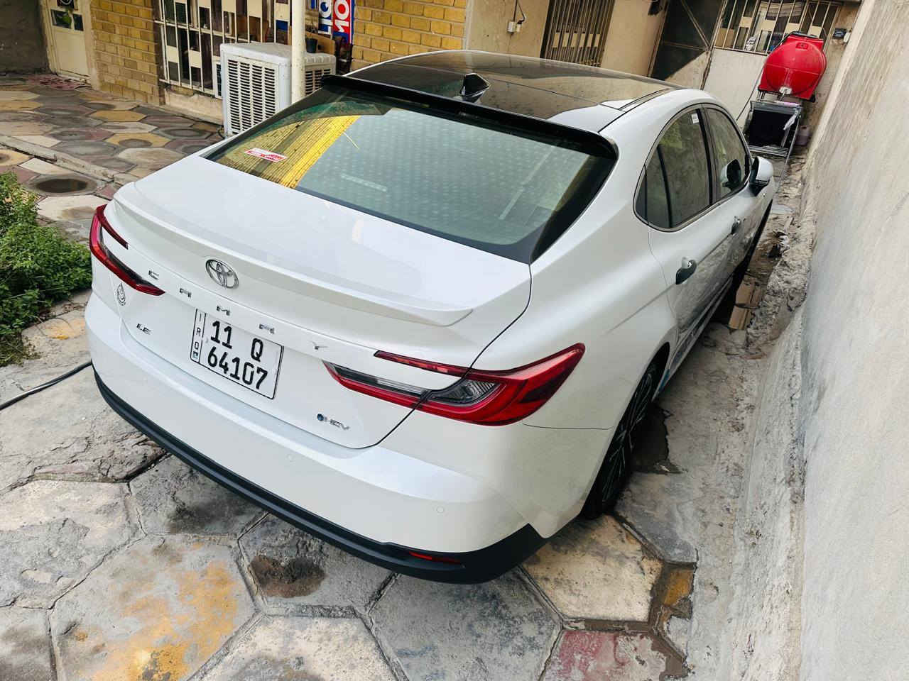 السلام عليكم توجد كامري 2025 عبد اللطيف جميل مواصفات le بانوراما ويل 18 سبورت هايبرد وبانزين ماشية 24 الف كيلو رقم بغداد بأسمي مكان السيارة حي الخضراء سعرها 277 ورقة وبيها مجال 
للاستفسار الاتصال على الرقم 
***********
