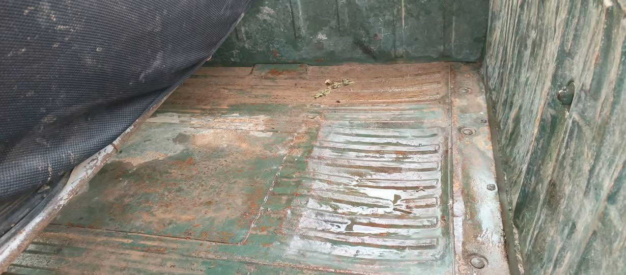 جێب واز بۆفرۆشت  بەشەرت  گێرو مەکینە ئەکسل  مەکنیەی ۆنچی گێڕی عادی تایەو ویلی دووهەزارو جوار
مۆدێل 2001       ***********          نڕخ 30وەرەقەوتۆزیک مەعامەلەشێون  کەلار
