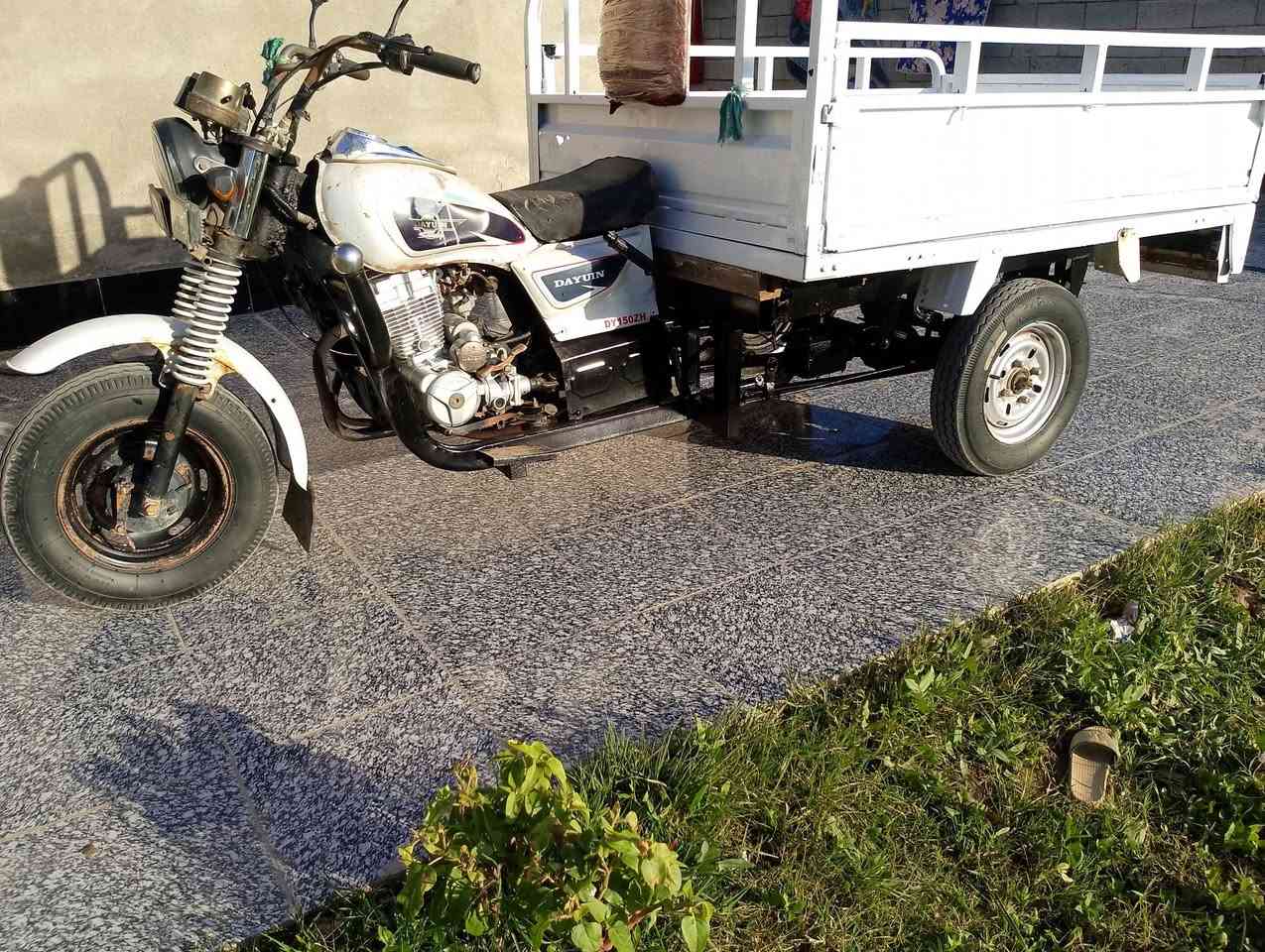 ستوته دايون موديل (14)) اوراق اصولي محرك جديد ما مفتوح  جديد كير بوكس جديد  تايرات 3 جديدات كهربايات عامه شغاله ضفيره لايت هورن اشاير   ستوته مال جناي (ما عده ركبته ملحومه ) السعر   مليون  وبيه مجال    ابل شطره )) وهذه رقمي بي واتساب  ***********
