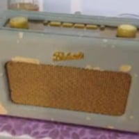 راديو قديم • عاطل • انترنت