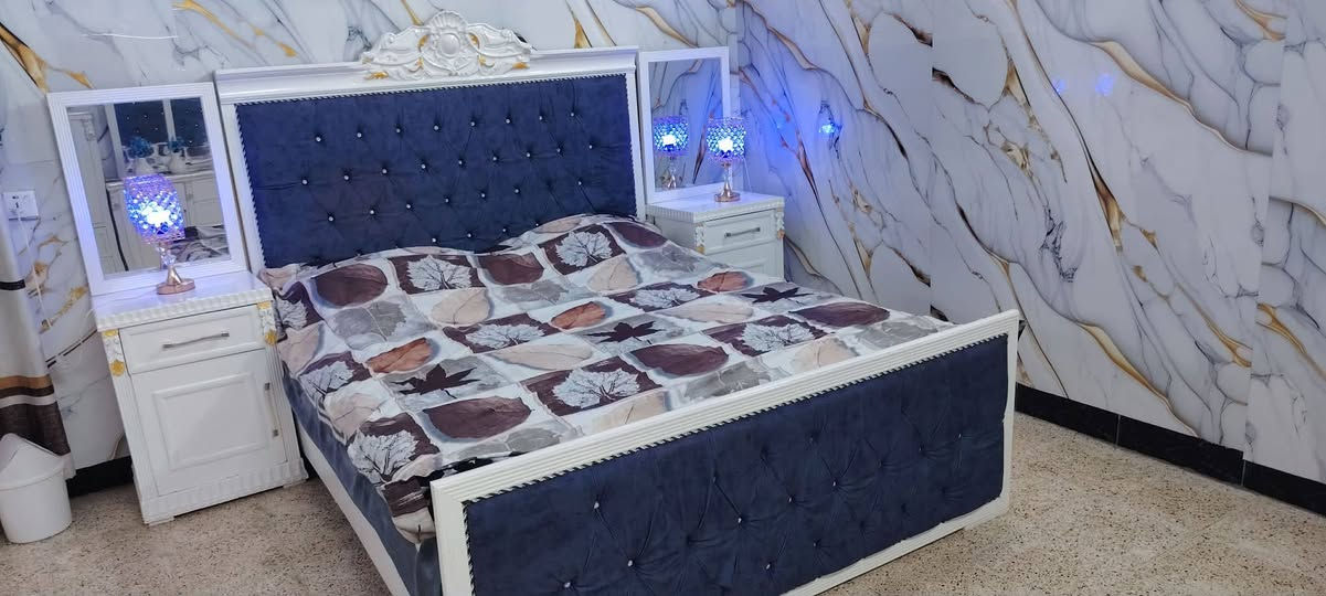 السلام عليكم 
غرفة نوم خشب عراقي 
صبغ تركي حراري نضافة 99%100
سعر مليون و900 بيها مجال بسيط


**إذا كنت صاحب هذا الإعلان وتريد حذفه لأي سبب، رجاءا أرسل رسالة إلى الدعم الفني**