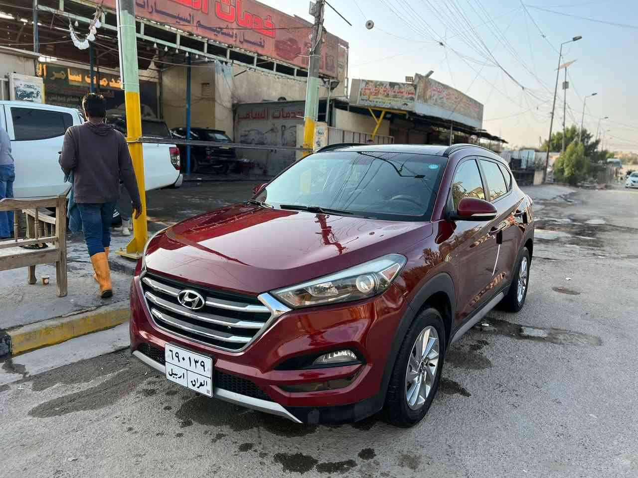 توكسان 2018 فول مواصفات 1/1
وارد كندي
رقم اربيل
محرك 2000
السياره جاهزه مابيها اي نقوصات كل فتره اسويلها ادامه نظيفة جدا وبنزين كله محسن 
تشغل وتطلع

مواصفات|
بصمه تشغيل واطفاء عن بعد
كشنات جلد كهرباء 
تدفئه خلفيه وامامية
تدفئه ستيرن والارضيات
حساسات امامي خلفي
حساسات مرايا
نظام GPS
رادارات امامية خلفيه جانبيه
لايت full led
نظام صوتي حديث
بانوراما سقيفه 
كاميرا خلفي 
سستم صوت عالي
جام خلفي بي نسبة تضليل بلادي 
منطي جماليه للسياره
تخم تايرات جدد
وضعيات قيادة
ايكو ، سبورت ، نورمال
عزل صوت ممتاز

حادث بسيط قطعتين فقط بدون دواخل 
تبديل بنيد وشبر باب سايق

العنوان بغداد 📍

رقم ***********

متواجد فيس واتس اب
