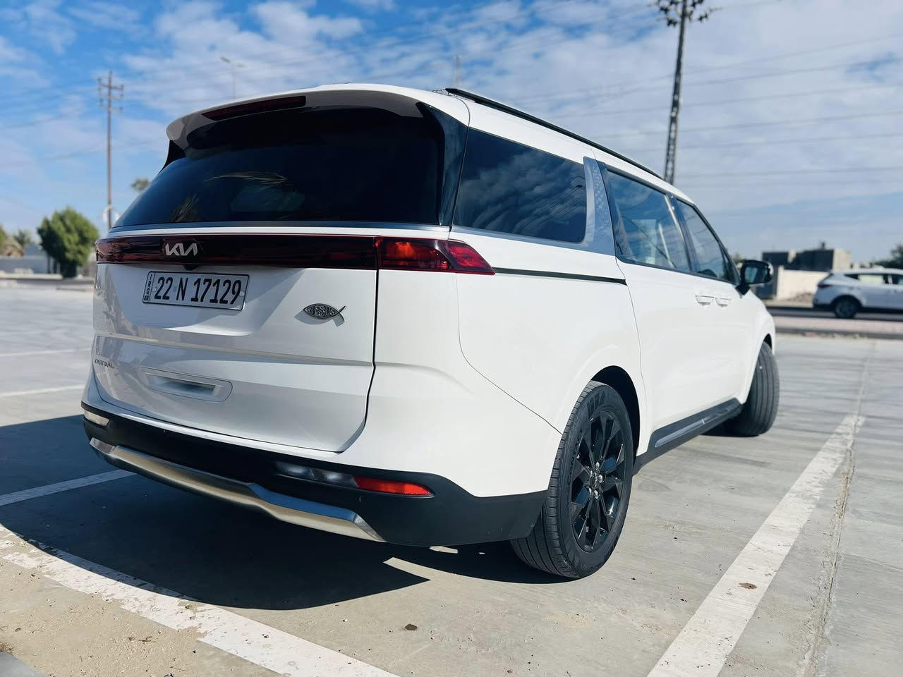 السلام عليكم للبيع كيا كرنفال كلين بدون حادث برستيج فول خنك عده الفتحات 2024ماشيه 45بحالة الوكاله استفسار اكثر ***********
