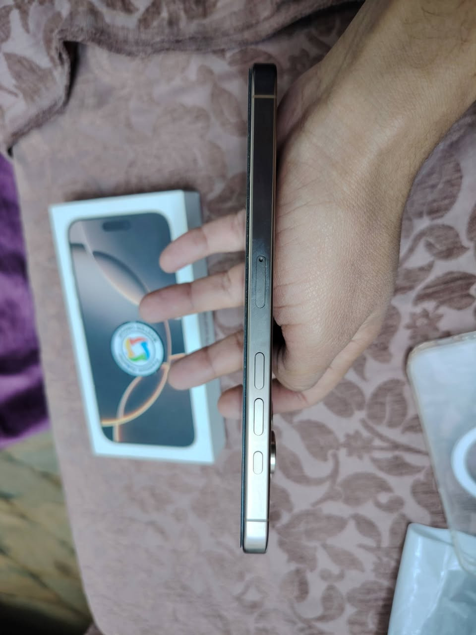 16 برو ماكس بطاريه 100 داخل ضمان ذاكره 256. مكاني بابل الاسكندرية 
***********
