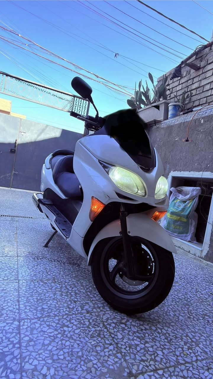 السلام عليكم دراجة فورزة صفر تسعة كرستالة للبيع دراجة مثل ما موضحة بالصورة يرادلهة ملاحضات بسيطة كلش فقط السعر مليون و 200 العنوان بغداد العبيدي غير متواجد على الفيس  متواجد واتساب و خط  الرقم ***********
