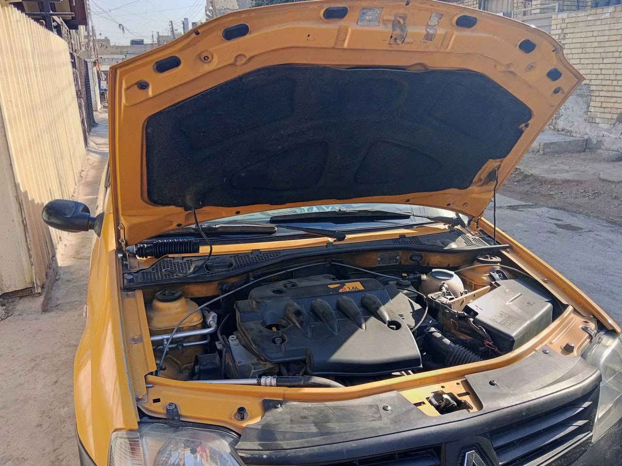 سلام عليكم رينو لوكان 2010 مكفولة بأسمي  سنويه 2030 تخم تاير جديد صدر امامي خلفي جديد تبريد مكينه كيرجدد  حاويه رقم جديد هزه جديد مصفره هيه وغرامات تاخذ بصمه وخدام أتصال على رقم غير متواجد على فيس ***********
