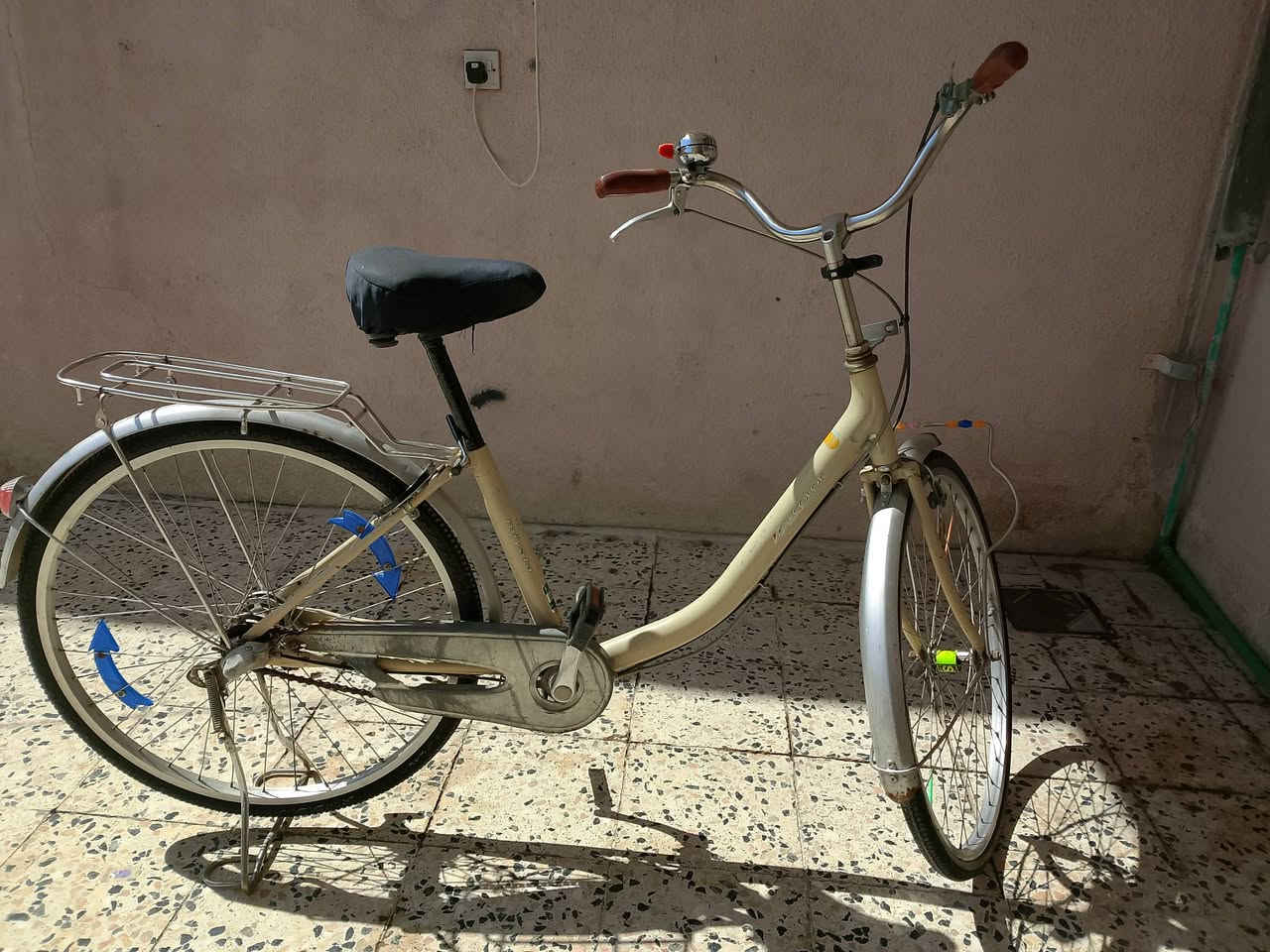 بايسكل للبيع حجم 26نظيف مابي شي سعرو70وبي مجال
العنوان موصل حي السلام يم معمل كاشي 
رقم الهاتف ***********
