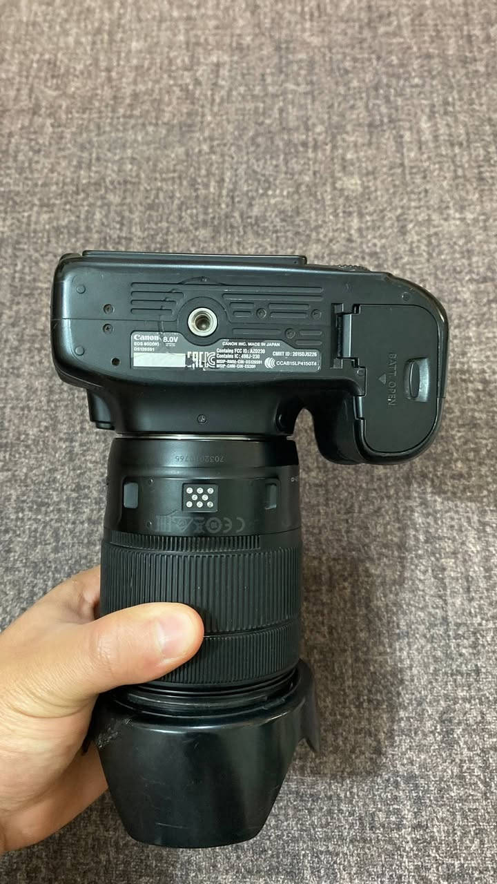 كامره كانون D 80 للبيع كامره نضيفة ملحقاته
بطاريتين 
و الكارتون 
كفر جلاتين
كرب 
حزام صفح
السعر 650 و بيه مجال 
الرقم ***********
