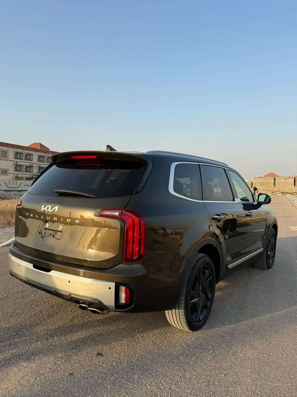 سلام عليكم
النوع : كيا تليورايد ٢٠٢٤ 
وراد امريكي 
الضرر :
١-دعاميات فقط صبغ  
٢-بارد باب الجنطه الخلفي و بارد بسيط الجاملغ الامامي الايمن
اللون : بني 
فول مواصفات : 
١- رادار وحساس امامي 
٢- رادار وحساس خلفي
٣-كشنات جلد ملكي منفصل vip
٤-كشنات مجهزه بمنافذ شحن تايب سي
٥-شاحن لاسلكي 
٦-تدفئه كشنات 
٧-تحكم ستيرين 
٨-شاشه كبير 
٩-بصمه تشغيل عن بعد 
١٠-فتحته سقف 
١١-انظمه قياده متكامله 
العنون📍 : البصره -قضاء المدينه 
السعر : اتصل وتدلل
***********
***********
