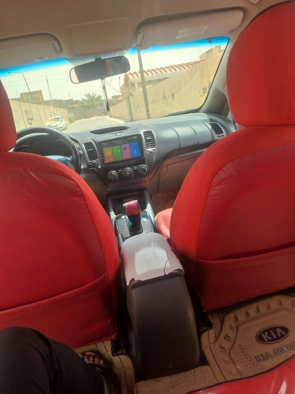 السلام عليكم كيا سيراتو خليجي موديل ١٧مكينه وكير حداديه شرط وتخم تاير جاهزه للأخير علمن المكينه ٢٠٠٠ طلب خاص السعر ١٢٨ وبيه مجال بسيط مكان سماوه رميثه رقم الموبايل ***********
