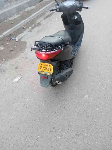 دراجه بريز نوزل خطين  ابلاديه كلها مختمه ختم واحد صار فتره نازله  رمبه نكره سلف هندر كهربائيات كلها شغاله اوراقها كامله باسمي السعر 550 العنوان الشعب التلفون ***********
