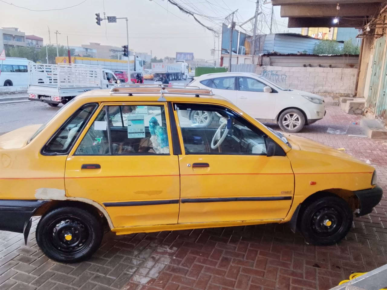 السلام عليكم سايبه 2011كير مكينه نضيفات الشواصي هم حلوه السياره كامله كبل الشارع امعمر دوس او هلالات يرادلهن بس صبغ  السنويه صالهه شهرين صاقطه السياره شوفت عينكم امبينه بل صور بيهه رشات صبغ السعر 24 او بيه مجال الطيبين المكان بغداد الشعب قبل تقاطع عدن الرقم التواصل ***********
