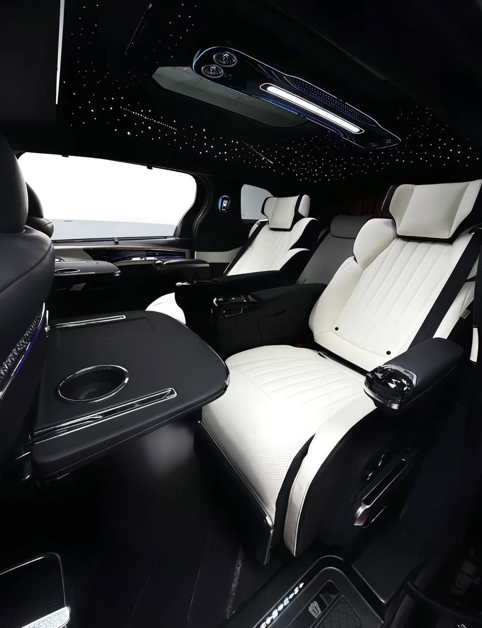 2026 Toyota Sienna High-Roof Ultra-Luxury Configuration with Dual Sunroofs.
Export of high-end custom interior kits.


**إذا كنت صاحب هذا الإعلان وتريد حذفه لأي سبب، رجاءا أرسل رسالة إلى الدعم الفني**