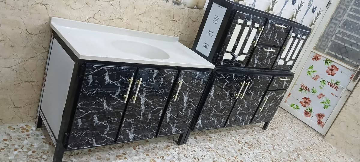 ياالله كاونتر متر ونص اخو الجديد 3 قطع ومكيف كرافت السعودي 2 طن تبريد ثلج عنوان كربلاء حي الجهاد للاستفسار***********//***********
