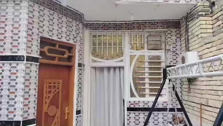 بيت للبيع في الحقل الاول بناء حلو وخارطه مرتبه
عكاده وليس صب مسلح السعر ١٠٠وبيه مجال  وتساب فقط ***********
