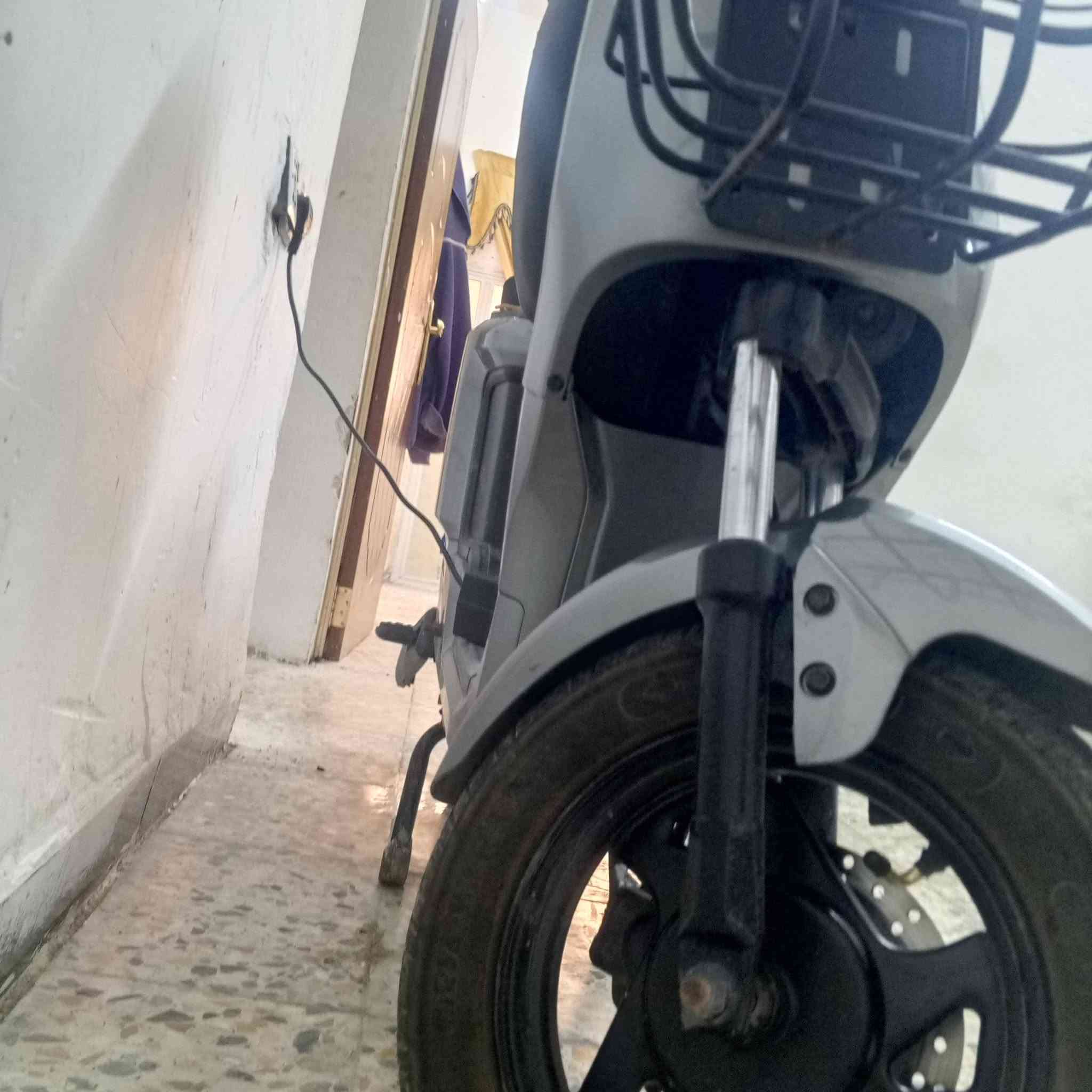 حبايب بايسكل ار 9 باسكن نظيف صار له اربعه ايام 4 طالع معرض بطاريات نظيفه والسعر 500 وهذا***********
