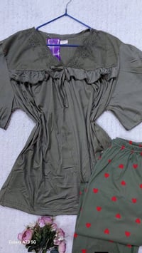 ملابس • قطعة • عرض اثنين