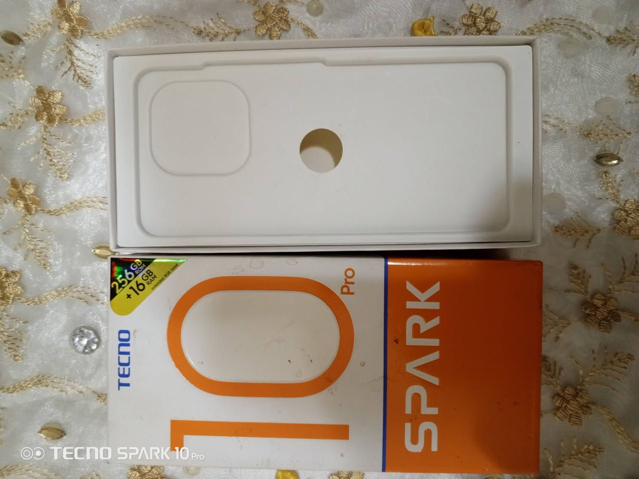 تكنو سبارك 10برو مساحه 256
اندرويد 13
معالج هليوg88قوي جدا في الالعاب والتصوير وبطاريه ممتازه تعد معاك يومين شغل مرتاح بكل مشتملاته العلبه والشاحن و2جراب وللعلم ده النسخه الاصليه مش الكوبي عشان في ناس بيتنصيب عليهم كتير في النسخه المضروبه استعمال مكملش 3شهور سبب البيع التجديد للاعلي وممكن البدل باهونر x9cوادفع فرق بسيط


**إذا كنت صاحب هذا الإعلان وتريد حذفه لأي سبب، رجاءا أرسل رسالة إلى الدعم الفني**