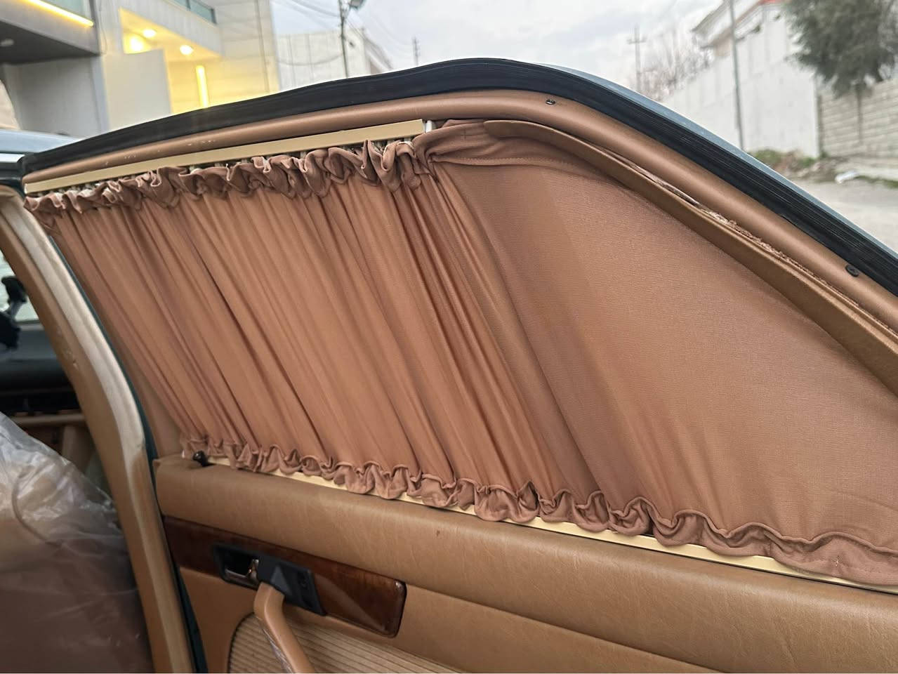 رياسي موديل 1984 كلاسيك ١ ساله داغلي كوردستان بوه تازه ره قه م كراوه حه جمي 8 بستون مه كينه ي 380 Sel واتا لارجه درگا گه وره يه  هه موو گياني له سه ر ده قي شه ريكه ماوه ته وه گيرومه كينه ي بيلادي خويه تي هيچ ده عميمي نيه   بوياخ عامي ئه وروپايه له سه ر كالبونه وه كراوه  تاقم په رده ي صه دامي بو به ستراوه

نرخي 128

شوين سليماني ,*********** السليمانية, العراق
