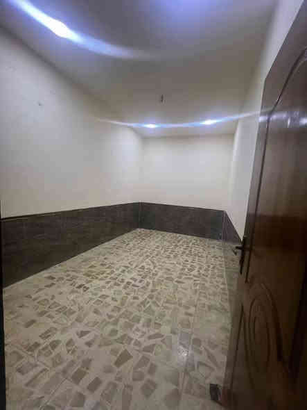 #مكتب_ابوسيف_للعقار_بيع_شراء_ايجار_تعقيب_هدم_تقييم
السلام عليكم 
يستمر مكتبنا بتوفير العروض الى زبائننا الكرام 

يعلن مكتبنا عن توفر مشتمل حديث مدخل واحد للبيع 
المساحة (٦٠) متر  
الواجهة (٣) متر 
النزال (٢٠) متر 
 يحتوي على ؛
الطابق الاول
كراج صغير واستقبال وحولي مطبخ وغرفة نوم وخدمات
الطابق الثاني 
غرفتين نوم وبيتونة وسطح

العنوان /الشعب @@@حي التجار @@خلف قاطع مديرية الشعب@@@

السعر (١٥٥ ) مليون وبي مجال

للاستفسار زيارة مكتبنا الكائن في ألشعب شارع الاسواق المركزية مقابل جامعة الامام الكاظم  
او الاتصال على الأرقام التالية؛
مكتب ابو سيف الساعدي 
***********
***********
او التواصل عبر البرامج التالية؛
ماسنجر واتساب
