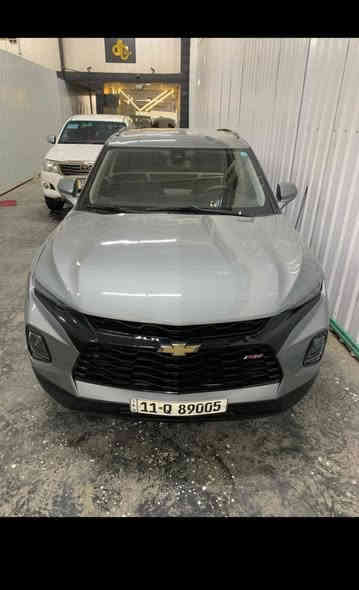 السلام عليكم 🫡 
بلايزر لبيع 
حدثهه موضح بل فيديو 
بيه بنيد مبدل وجاملغ صبغ 
مكانه بغداد .العبيدي
هـ***********
سعر195$
