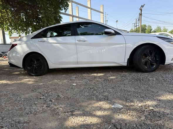 السلام عليكم 
النتره موديل ٢٠٢٢ للبيع او مراوس 
فول ١/١ 
فتحه سقف 
رادر امامي 
رادر جانبي 
تحديد مسار 
شاشه دجتل 
كشنات جلد
وبعد بيه هواي مواصفات ومعروف مواصفات الفول  
حادث السيارة ربع بنيد وشبرين بل جاملغ وباقي السياره كفاله
وسونارها وياه 
مكان السياره بغداد البياع 
السعر ١٥٣
رقم الهاتف 
***********
